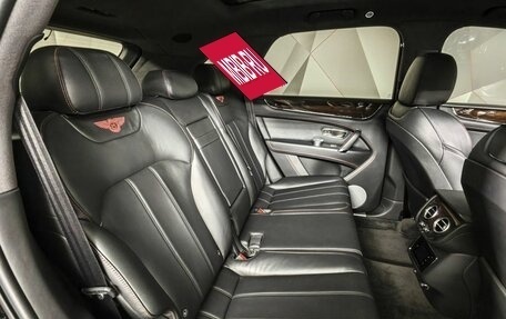 Bentley Bentayga I, 2017 год, 8 900 000 рублей, 15 фотография