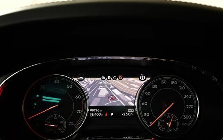 Bentley Bentayga I, 2017 год, 8 900 000 рублей, 17 фотография