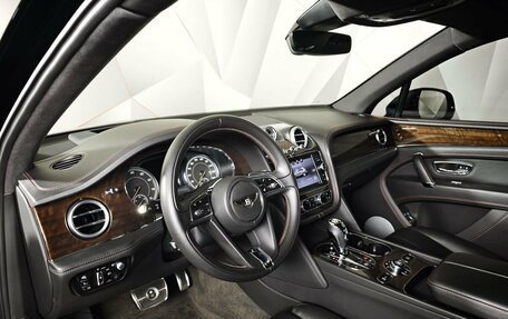 Bentley Bentayga I, 2017 год, 8 900 000 рублей, 18 фотография
