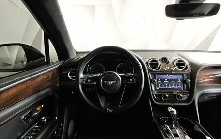 Bentley Bentayga I, 2017 год, 8 900 000 рублей, 19 фотография