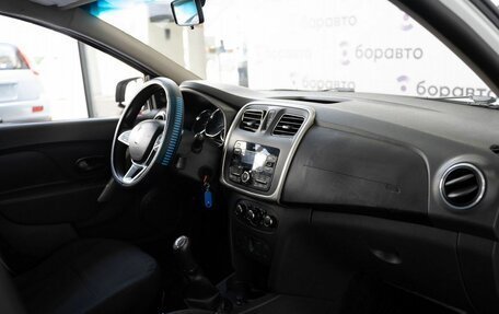 Renault Logan II, 2019 год, 590 000 рублей, 20 фотография