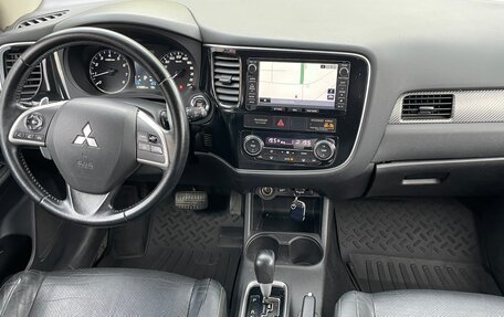 Mitsubishi Outlander III рестайлинг 3, 2012 год, 1 250 000 рублей, 10 фотография
