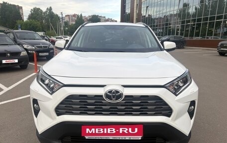 Toyota RAV4, 2021 год, 3 800 000 рублей, 4 фотография