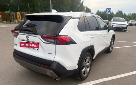 Toyota RAV4, 2021 год, 3 800 000 рублей, 6 фотография