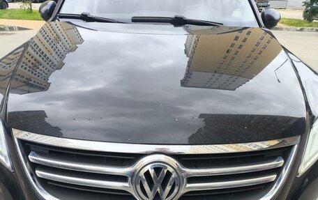 Volkswagen Tiguan I, 2010 год, 909 000 рублей, 24 фотография