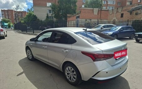 Hyundai Solaris II рестайлинг, 2021 год, 1 690 000 рублей, 5 фотография