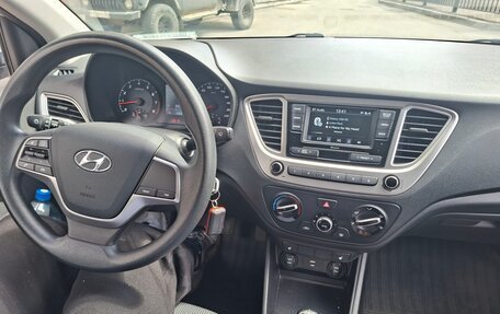 Hyundai Solaris II рестайлинг, 2021 год, 1 690 000 рублей, 11 фотография