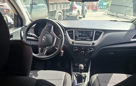 Hyundai Solaris II рестайлинг, 2021 год, 1 690 000 рублей, 12 фотография
