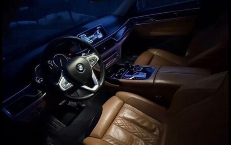 BMW 7 серия, 2016 год, 2 650 000 рублей, 26 фотография
