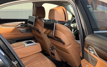 BMW 7 серия, 2016 год, 2 650 000 рублей, 29 фотография