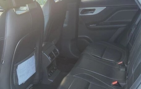 Jaguar F-Pace, 2016 год, 2 400 000 рублей, 10 фотография