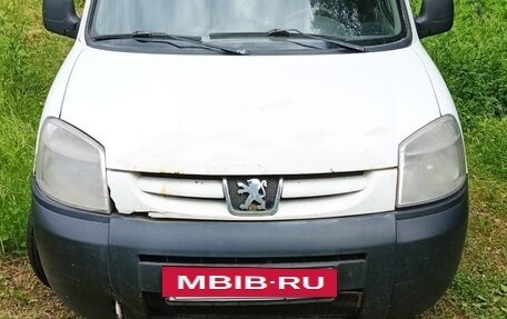 Peugeot Partner II рестайлинг 2, 2011 год, 380 000 рублей, 3 фотография