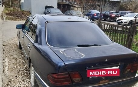 Mercedes-Benz E-Класс, 1996 год, 210 000 рублей, 2 фотография
