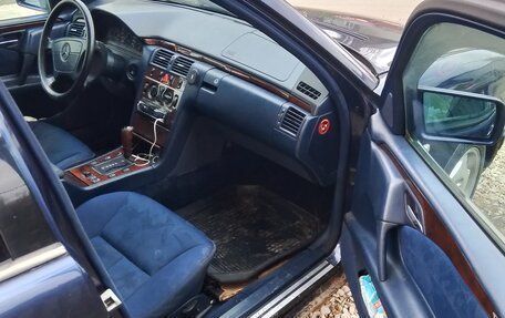 Mercedes-Benz E-Класс, 1996 год, 210 000 рублей, 10 фотография