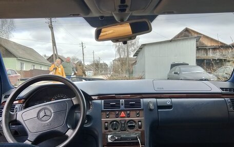Mercedes-Benz E-Класс, 1996 год, 210 000 рублей, 4 фотография