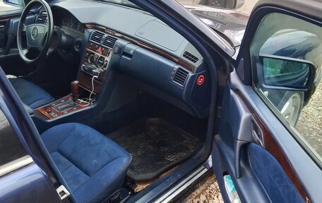 Mercedes-Benz E-Класс, 1996 год, 210 000 рублей, 11 фотография