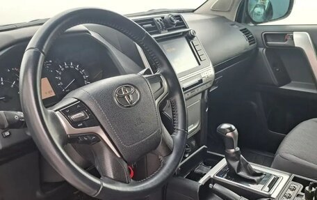 Toyota Land Cruiser Prado 150 рестайлинг 2, 2018 год, 4 950 000 рублей, 9 фотография