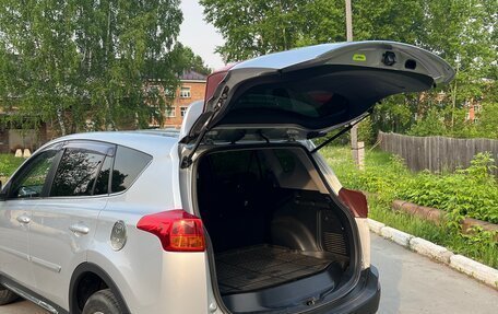 Toyota RAV4, 2013 год, 1 950 000 рублей, 10 фотография
