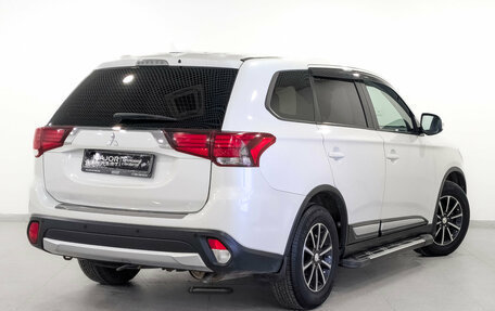 Mitsubishi Outlander III рестайлинг 3, 2018 год, 2 035 000 рублей, 5 фотография