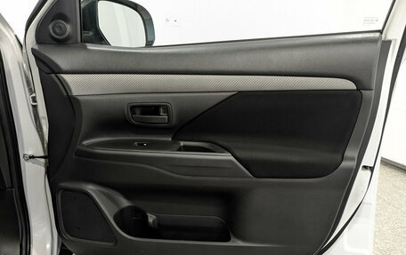 Mitsubishi Outlander III рестайлинг 3, 2018 год, 2 035 000 рублей, 22 фотография