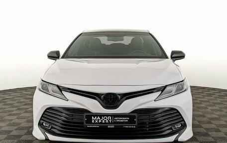 Toyota Camry, 2020 год, 2 600 000 рублей, 2 фотография