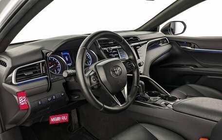 Toyota Camry, 2020 год, 2 600 000 рублей, 15 фотография