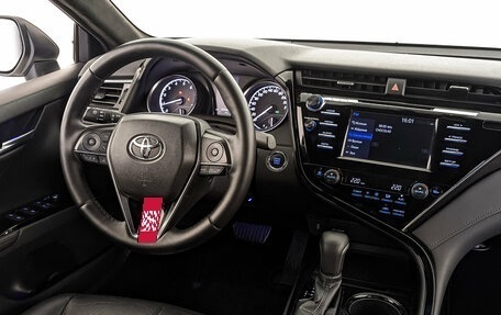 Toyota Camry, 2020 год, 2 600 000 рублей, 28 фотография