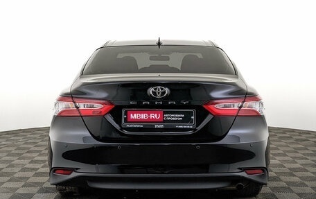Toyota Camry, 2021 год, 2 590 000 рублей, 6 фотография