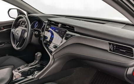 Toyota Camry, 2020 год, 2 700 000 рублей, 13 фотография