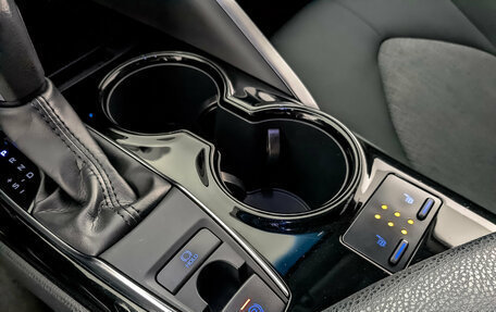 Toyota Camry, 2020 год, 2 700 000 рублей, 21 фотография