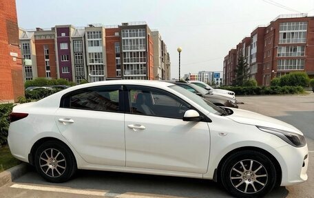 KIA Rio IV, 2017 год, 1 350 000 рублей, 3 фотография