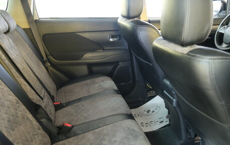 Mitsubishi Outlander III рестайлинг 3, 2013 год, 1 399 000 рублей, 21 фотография