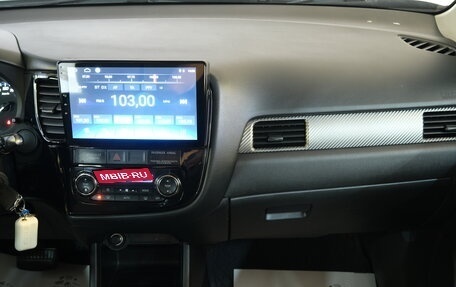 Mitsubishi Outlander III рестайлинг 3, 2013 год, 1 399 000 рублей, 17 фотография
