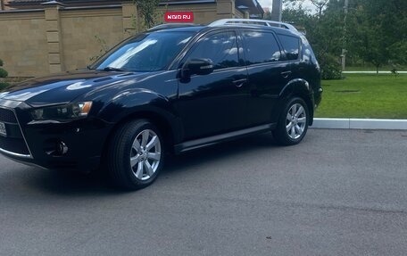 Mitsubishi Outlander III рестайлинг 3, 2010 год, 1 375 000 рублей, 1 фотография