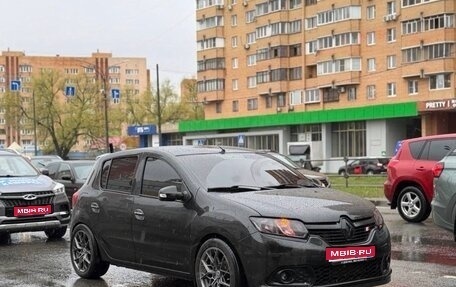 Renault Sandero II рестайлинг, 2014 год, 850 000 рублей, 1 фотография