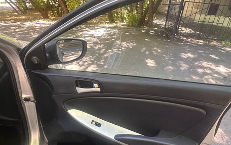 Hyundai Solaris II рестайлинг, 2012 год, 800 000 рублей, 9 фотография