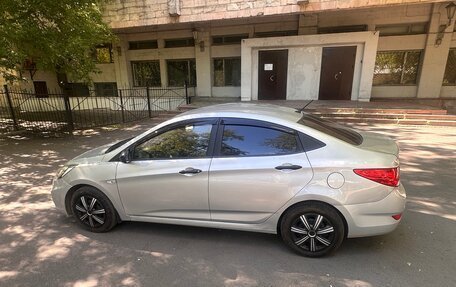 Hyundai Solaris II рестайлинг, 2012 год, 800 000 рублей, 8 фотография
