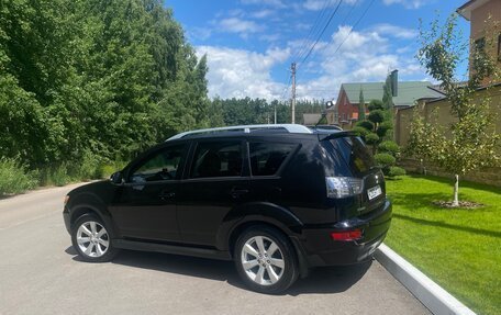 Mitsubishi Outlander III рестайлинг 3, 2010 год, 1 375 000 рублей, 3 фотография