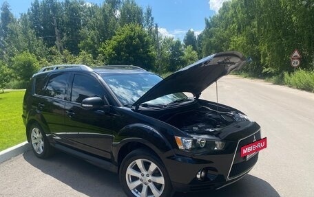 Mitsubishi Outlander III рестайлинг 3, 2010 год, 1 375 000 рублей, 8 фотография