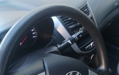 Hyundai Solaris II рестайлинг, 2012 год, 689 000 рублей, 10 фотография
