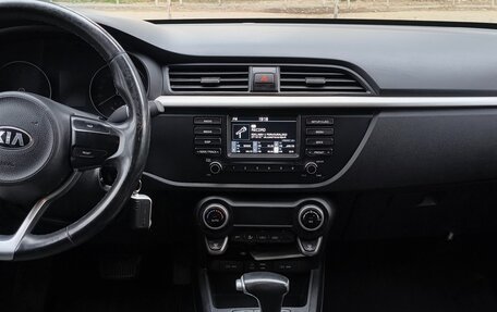 KIA Rio IV, 2017 год, 1 800 000 рублей, 9 фотография