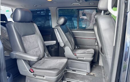 Volkswagen Multivan T5, 2011 год, 1 985 000 рублей, 13 фотография