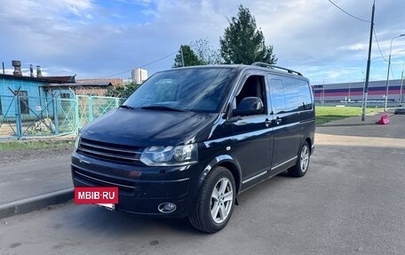 Volkswagen Multivan T5, 2011 год, 1 985 000 рублей, 2 фотография