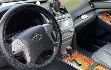 Toyota Camry, 2010 год, 850 000 рублей, 2 фотография