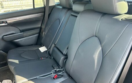 Toyota Highlander, 2026 год, 5 040 000 рублей, 21 фотография