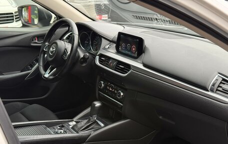 Mazda 6, 2017 год, 1 850 000 рублей, 34 фотография
