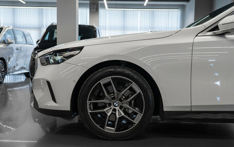 BMW 5 серия, 2023 год, 6 850 000 рублей, 30 фотография