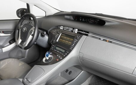Toyota Prius, 2010 год, 1 030 000 рублей, 7 фотография