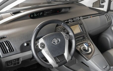 Toyota Prius, 2010 год, 1 030 000 рублей, 5 фотография
