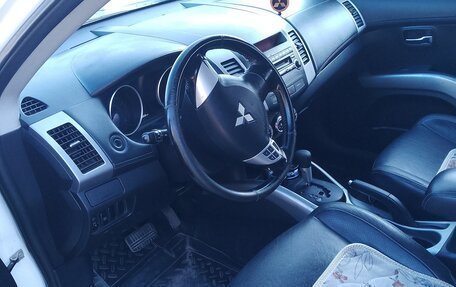 Mitsubishi Outlander III рестайлинг 3, 2010 год, 1 280 000 рублей, 8 фотография